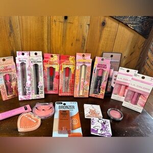 L.A. Colors Lip Plumper and Eyeliner Set - Pink and Black